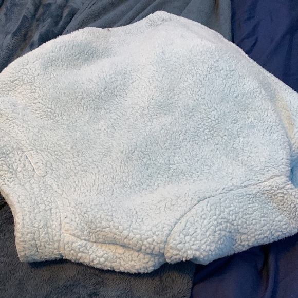 Cropped fluffy pull over w/ zip - Picture 3 of 3